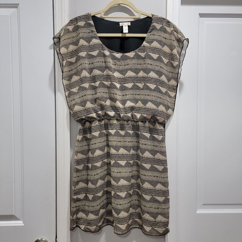 L8ter Geometric Casual Cinched Waist Dress